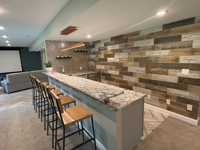 9212 Enfield Drive, Johnston, IA 50131