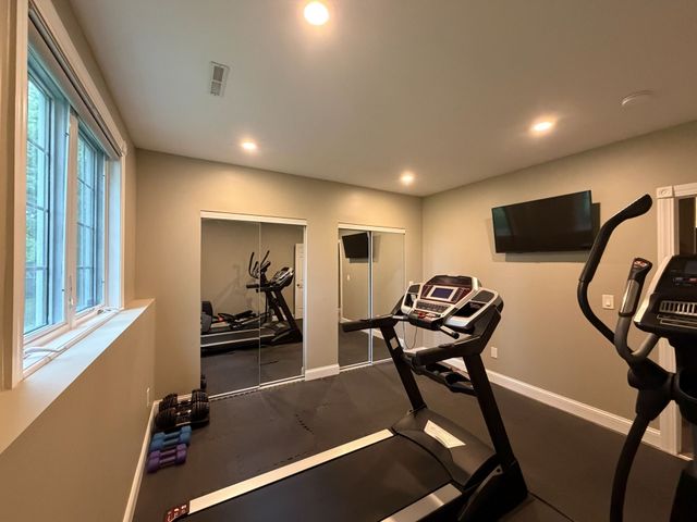 9212 Enfield Drive, Johnston, IA 50131