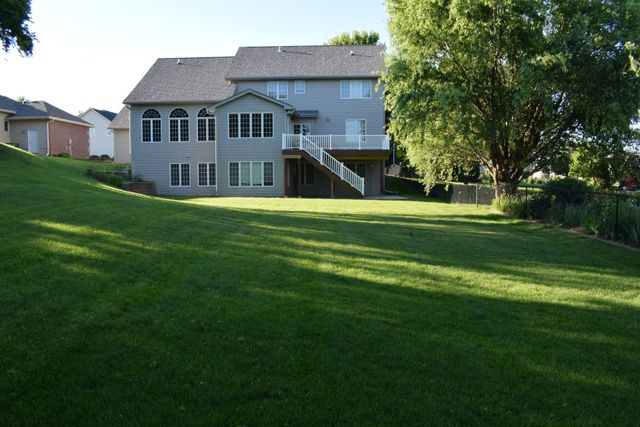 9212 Enfield Drive, Johnston, IA 50131