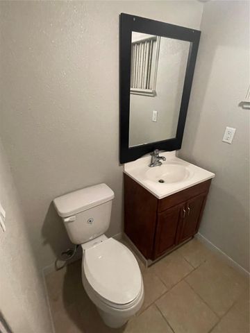 319 Melbourne Street, Houston, TX 77022