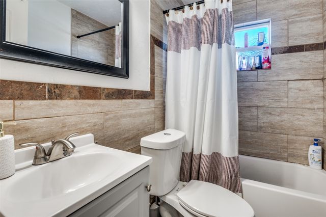 4049 Pampas Street, Dallas, TX 75211