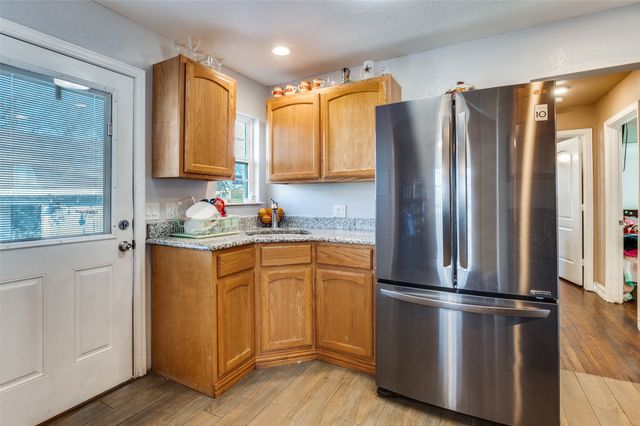 4049 Pampas Street, Dallas, TX 75211