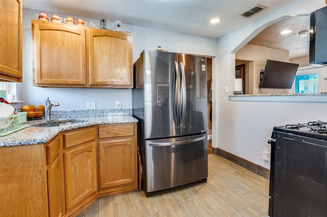 4049 Pampas Street, Dallas, TX 75211