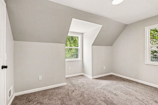 977 Ogden Avenue, Benton Harbor, MI 49022