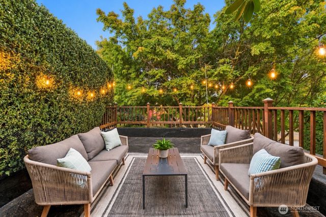 6215 38th Avenue NE, Seattle, WA 98115