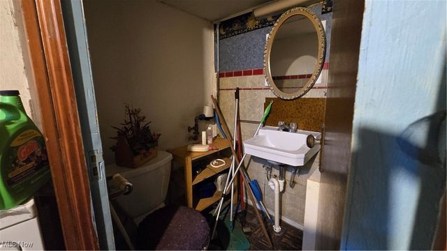 102 Parkgate Avenue, Youngstown, OH 44515