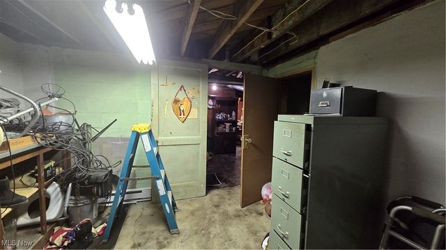 102 Parkgate Avenue, Youngstown, OH 44515