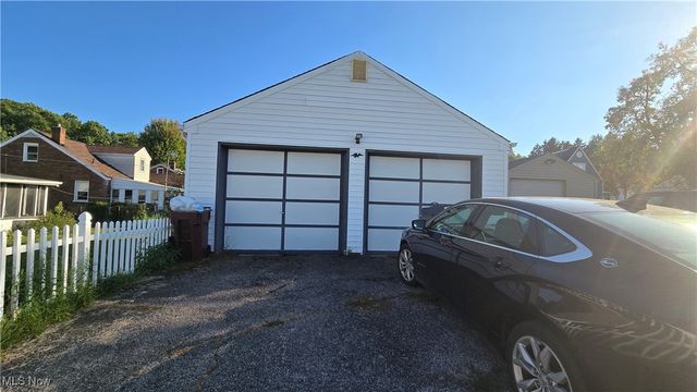 102 Parkgate Avenue, Youngstown, OH 44515