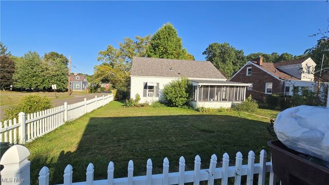 102 Parkgate Avenue, Youngstown, OH 44515