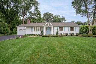 4 Alden Lane, Huntington, NY 11743