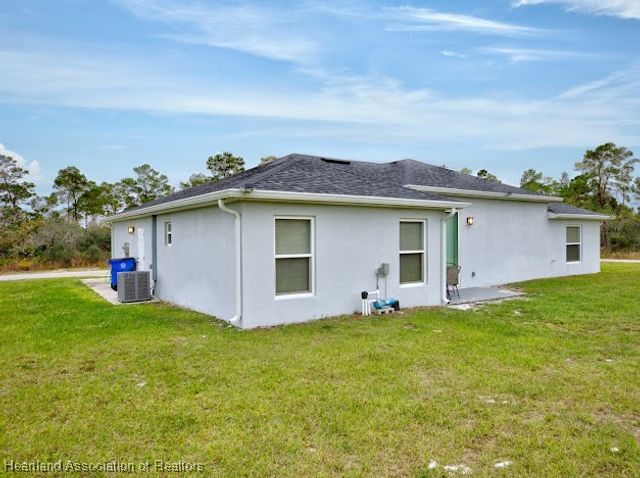 115 Fire Island Avenue NE, Lake Placid, FL 33852