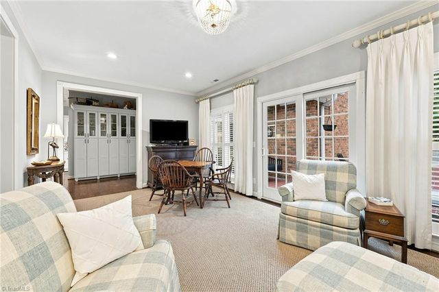 1275 Thornhill Lane, Winston-salem, NC 27106
