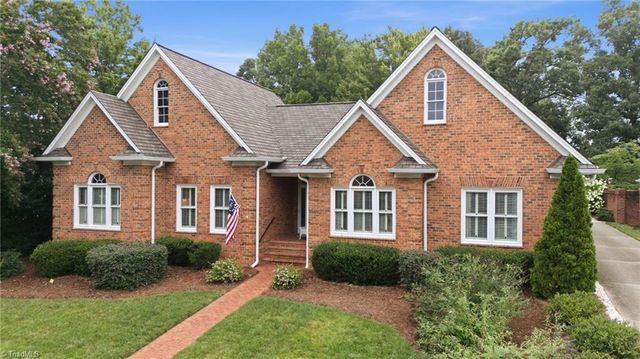 1275 Thornhill Lane, Winston-salem, NC 27106