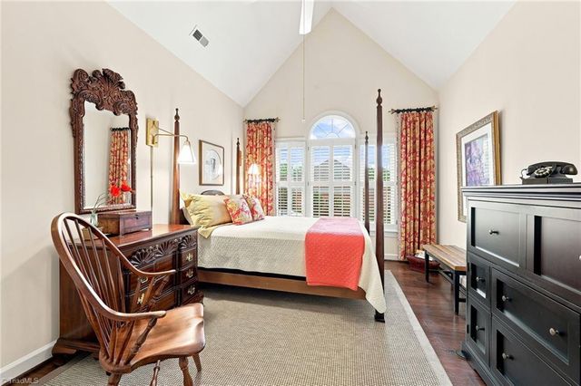 1275 Thornhill Lane, Winston-salem, NC 27106