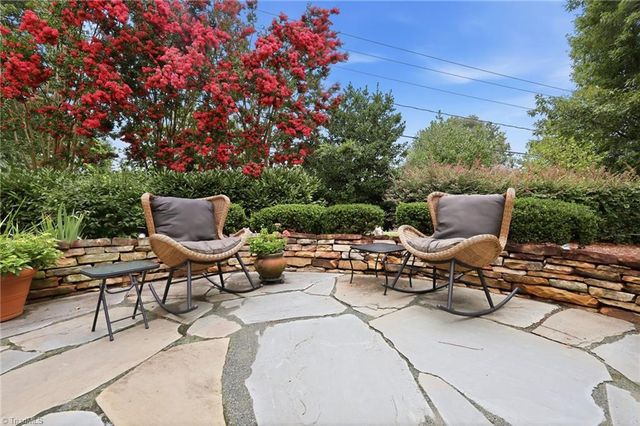 1275 Thornhill Lane, Winston-salem, NC 27106