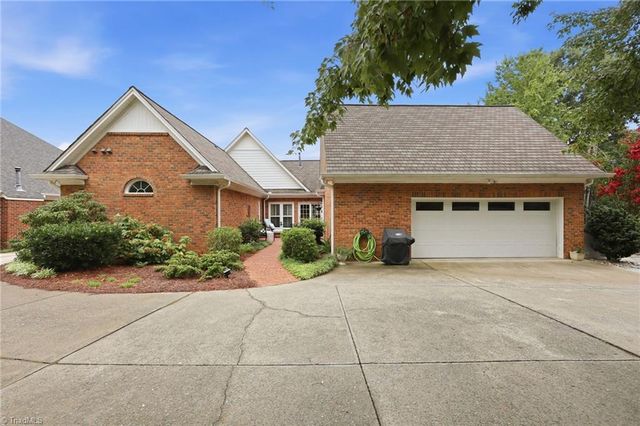 1275 Thornhill Lane, Winston-salem, NC 27106