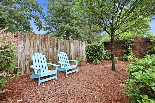 1275 Thornhill Lane, Winston-salem, NC 27106