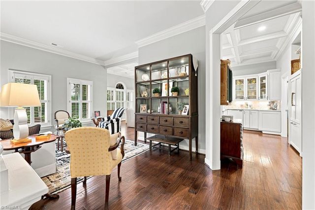 1275 Thornhill Lane, Winston-salem, NC 27106