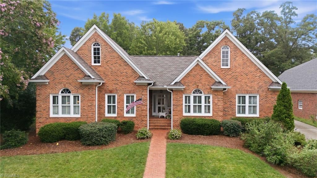 1275 Thornhill Lane, Winston-salem, NC 27106