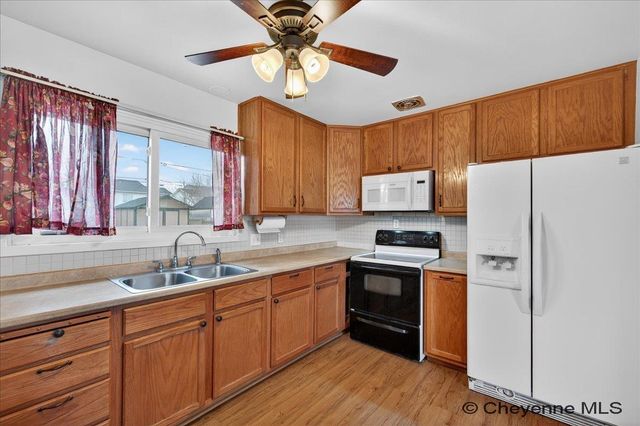 315 CRIBBON AVE, Cheyenne, WY 82007