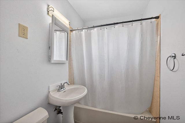 315 CRIBBON AVE, Cheyenne, WY 82007
