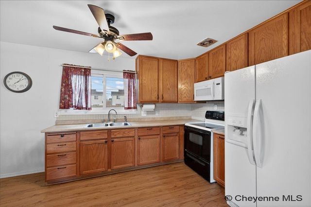 315 CRIBBON AVE, Cheyenne, WY 82007