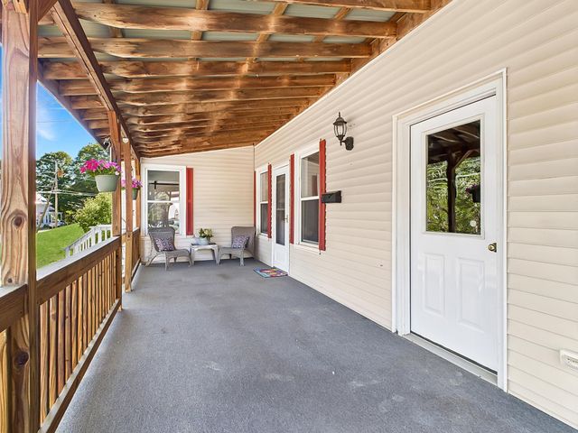 30 Spring Street, Colebrook, NH 03576