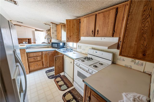 26946 N Saguaro Road, Meadview, AZ 86444