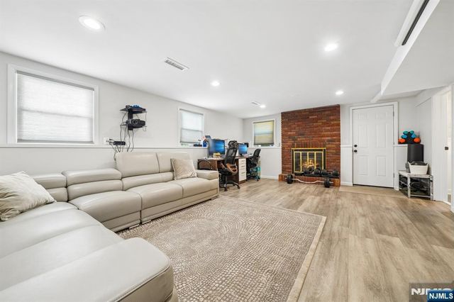 779 Washburn Street, Teaneck, NJ 07666