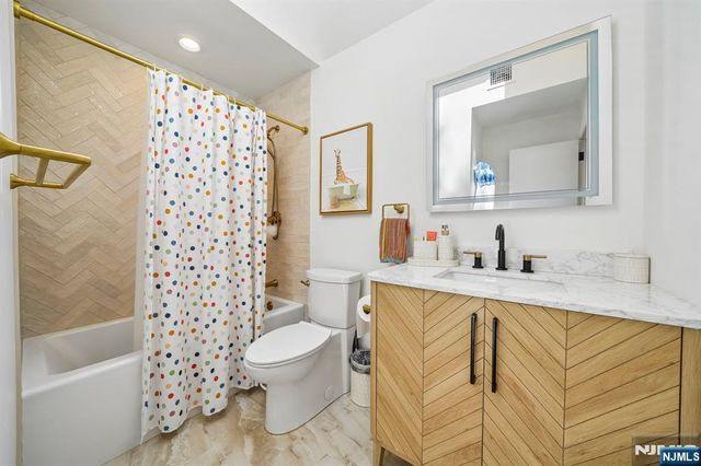 779 Washburn Street, Teaneck, NJ 07666