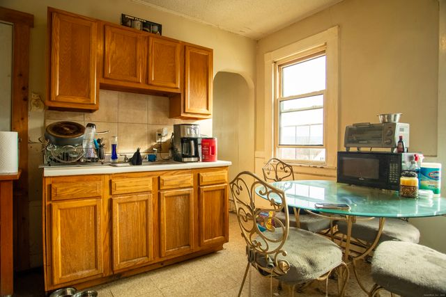 381 Congress Avenue, Waterbury, CT 06708