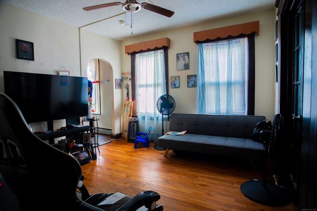 381 Congress Avenue, Waterbury, CT 06708