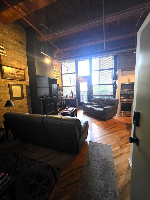 226 N Clinton Street 225, Chicago, IL 60661 — photo 2
