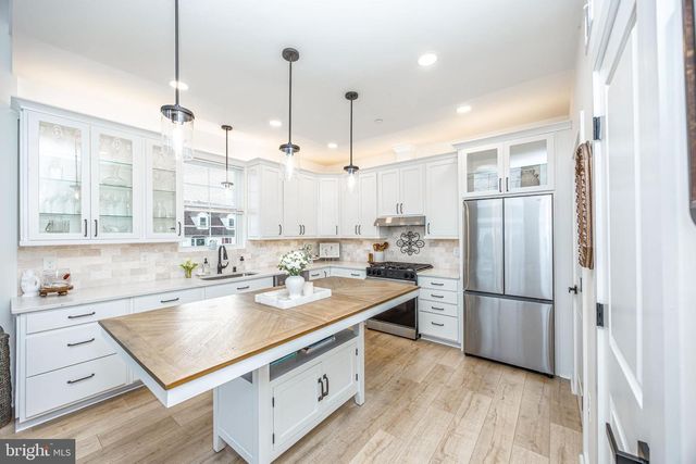 1117 CHESTER RD, Middle River, MD 21220