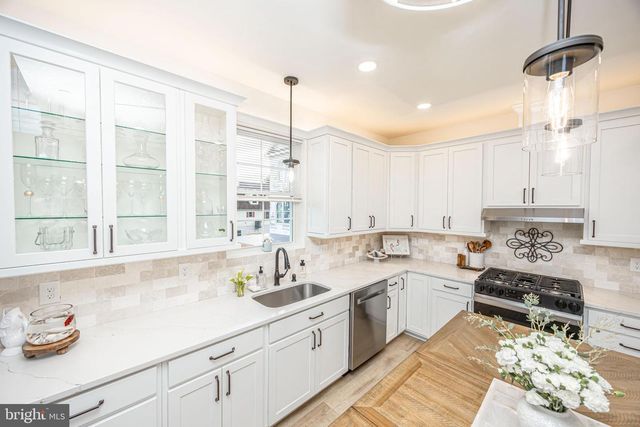1117 CHESTER RD, Middle River, MD 21220
