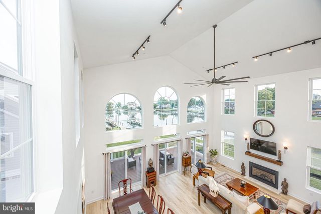 1117 CHESTER RD, Middle River, MD 21220