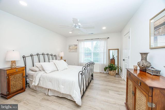 1117 CHESTER RD, Middle River, MD 21220