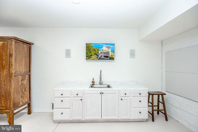 1117 CHESTER RD, Middle River, MD 21220