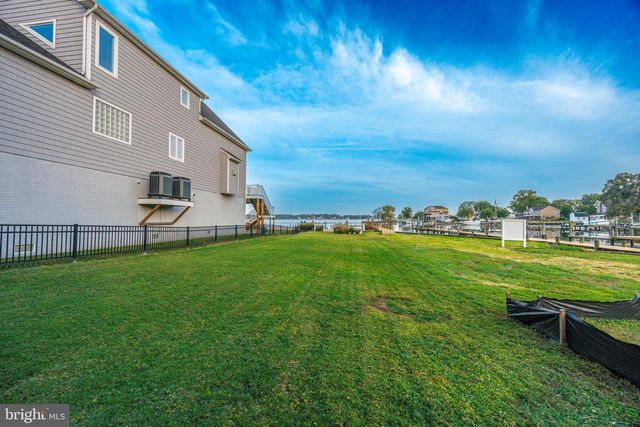1117 CHESTER RD, Middle River, MD 21220