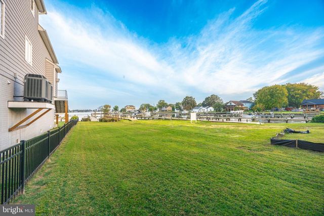 1117 CHESTER RD, Middle River, MD 21220