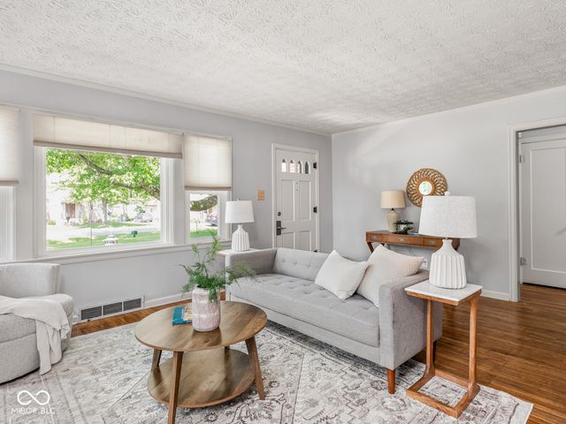 209 Burbank Road, Indianapolis, IN 46219