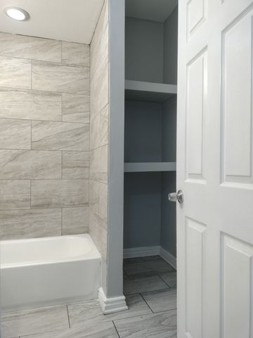 705 E 92nd Street, Chicago, IL 60619