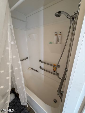 8165 Heck DR, North Fort Myers, FL 33917