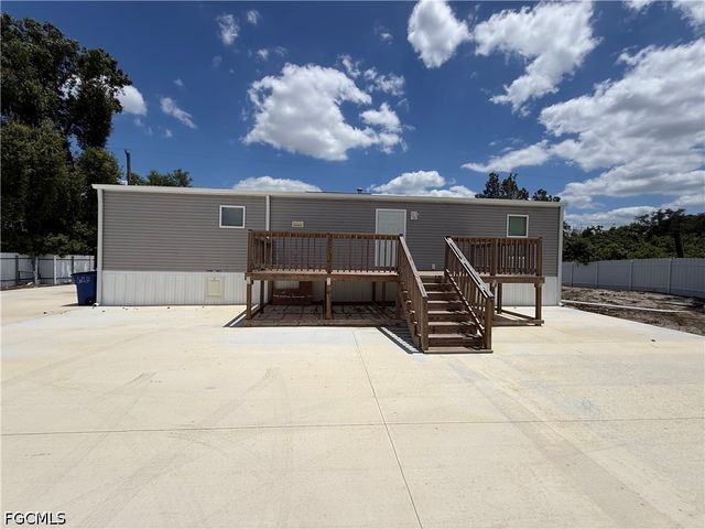 8165 Heck DR, North Fort Myers, FL 33917