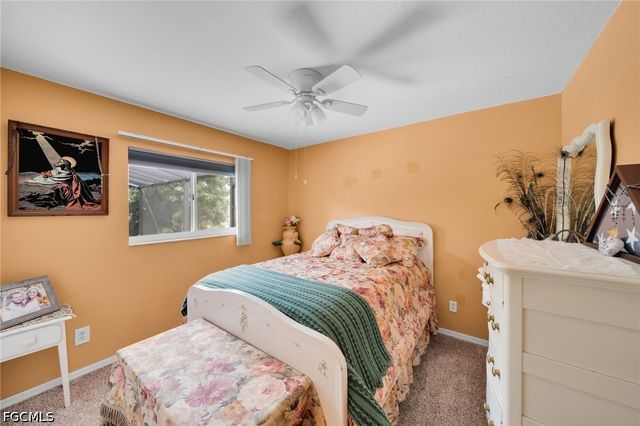 813 SW 11th PL, Cape Coral, FL 33991