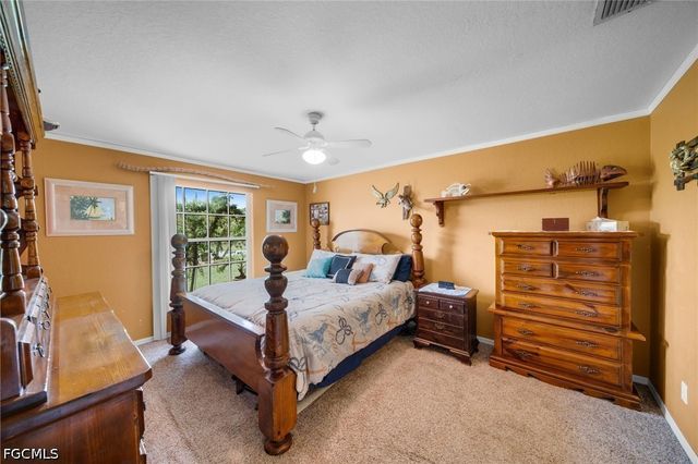 813 SW 11th PL, Cape Coral, FL 33991