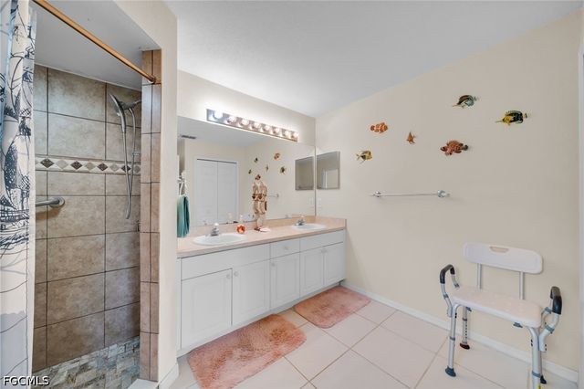 813 SW 11th PL, Cape Coral, FL 33991