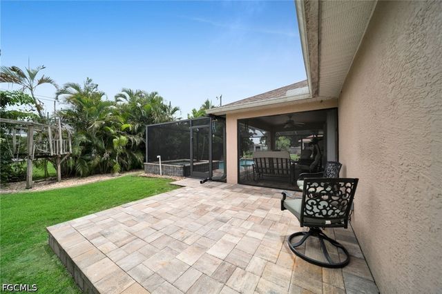 813 SW 11th PL, Cape Coral, FL 33991
