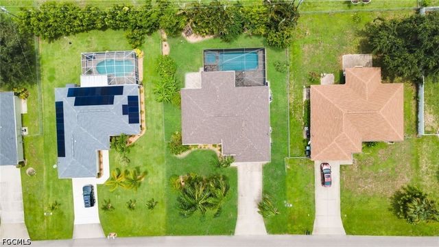 813 SW 11th PL, Cape Coral, FL 33991