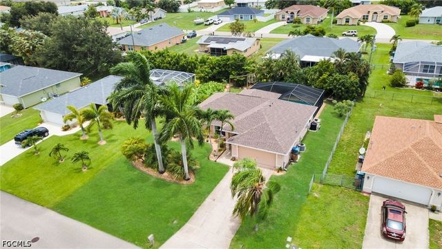 813 SW 11th PL, Cape Coral, FL 33991